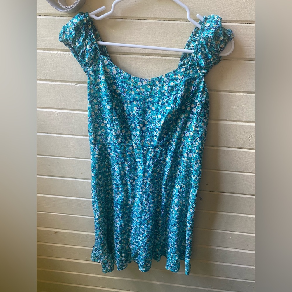 Old navy capped sleeve sundress!